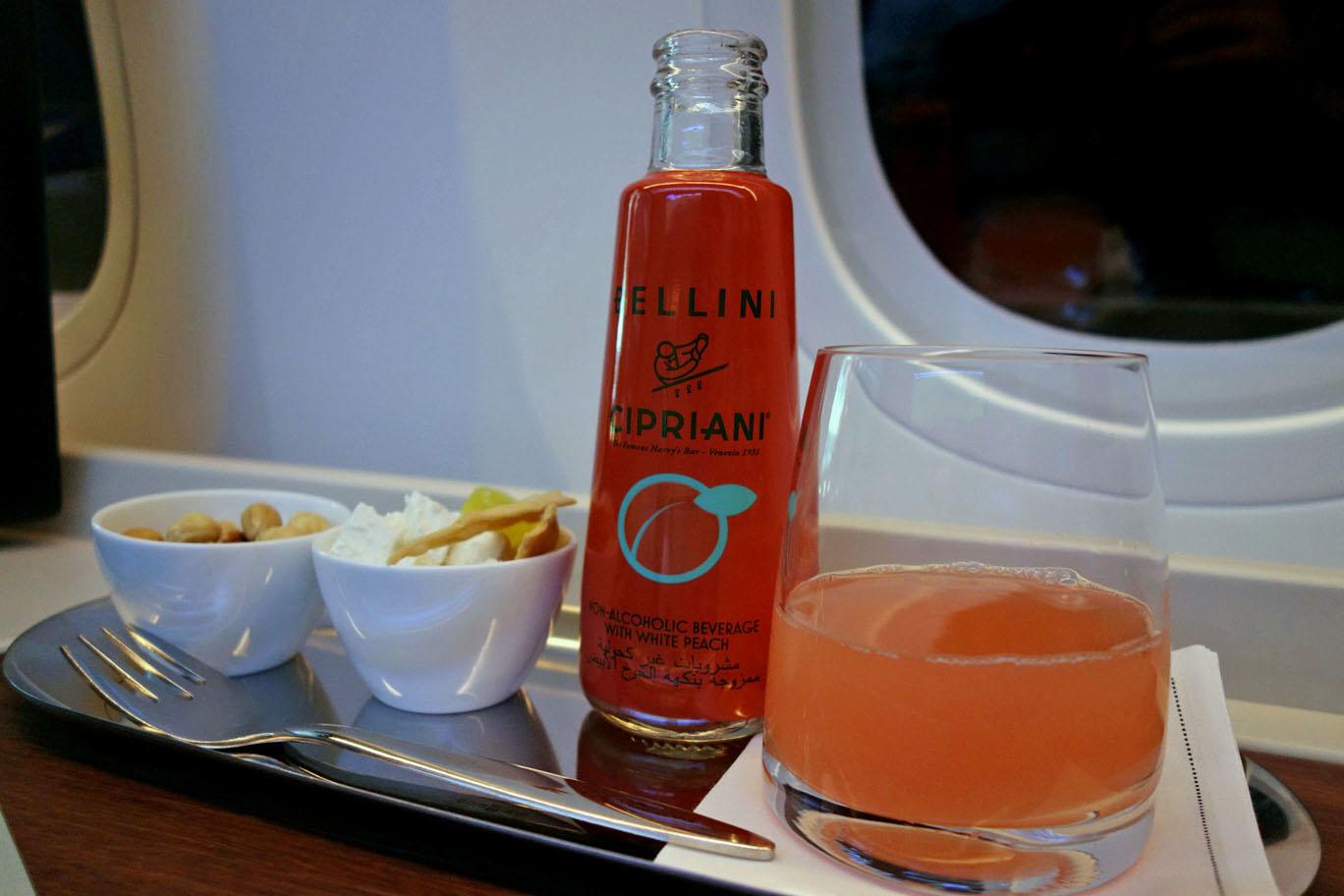 Блаженство: полёт без алкоголя с “сухой” авиакомпанией